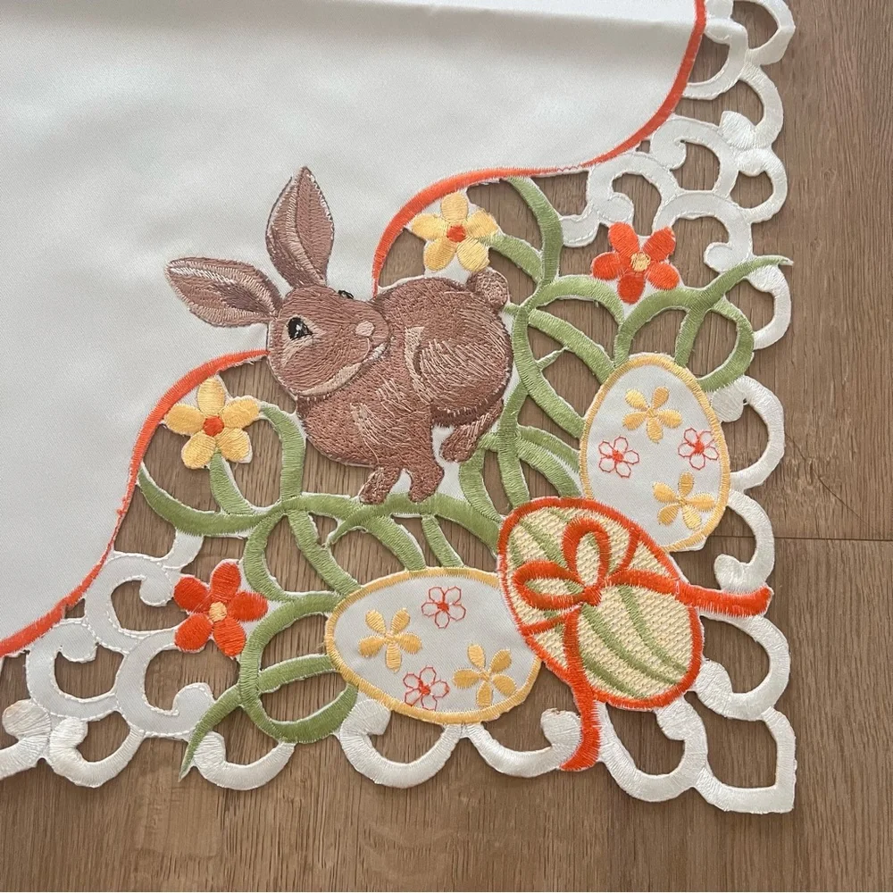 NEW SQUARE TABLE TOPPER TABLECLOTH Embroidered Easter Rabbit 33” Summer Spring‎